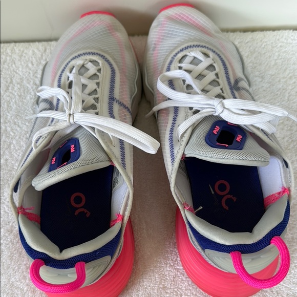 Nike Womens Air Max 2090 White/Pink Shoes Women Size 9.5 Pre-owned. - Picture 7 of 9
